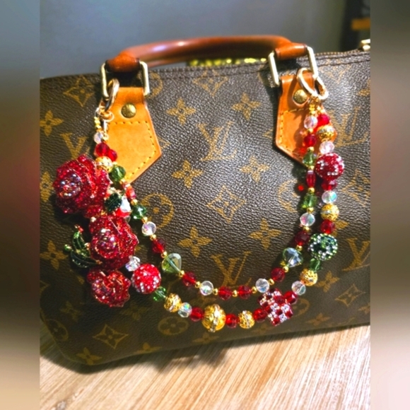 Elegant Beaded Rose Handbag Charm - Picture 1 of 3